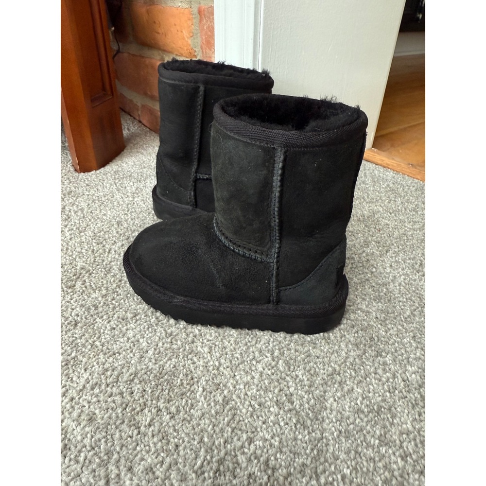 UGG Classic Short Black Suede Sheepskin Lined Boots Kids Youth Size 13